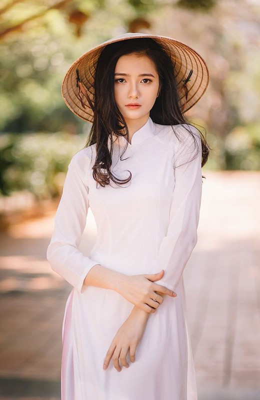 Dan nu sinh Viet khien dan mang “met tim” khi dien ao dai trang-Hinh-6