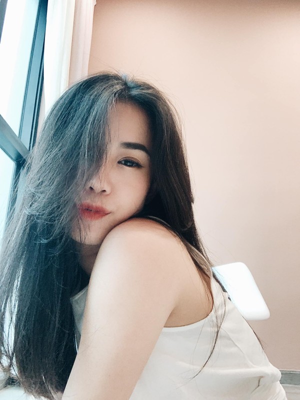 “Hot girl so 1 Sai thanh” dien hai manh khoe voc dang chat lu-Hinh-9