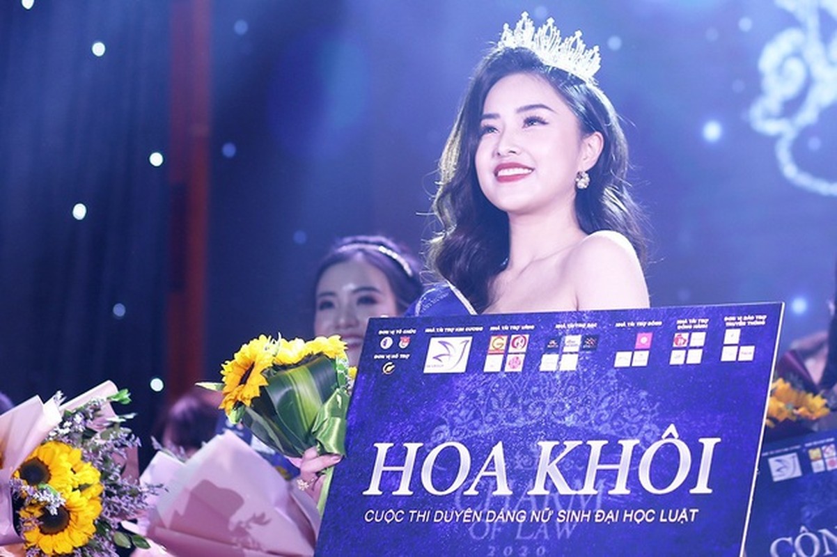 Vua dang quang, Hoa khoi DH Luat Ha Noi chiem song MXH