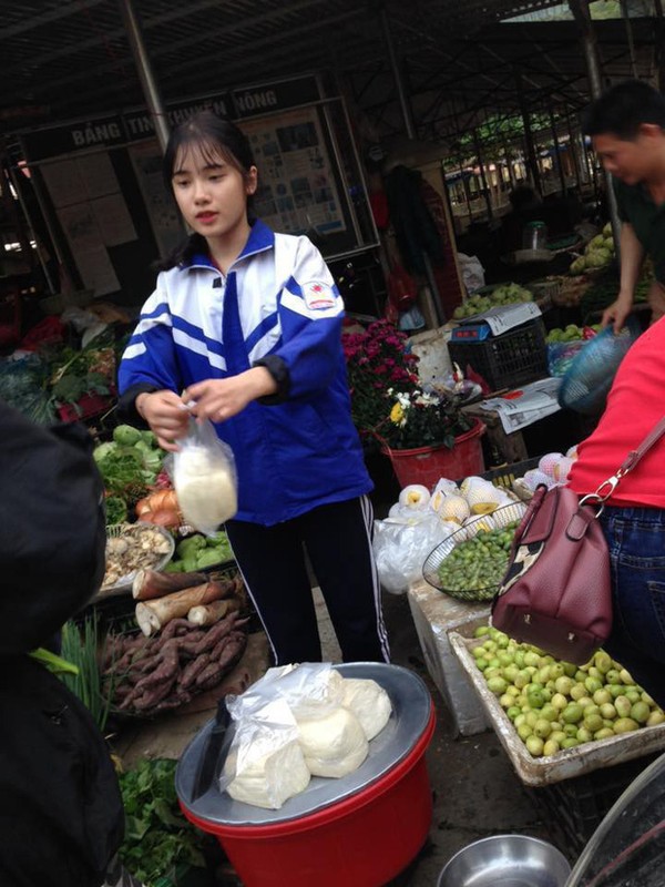 Vo tinh bi chup len, dan nu sinh noi tieng sau mot khoanh khac-Hinh-6