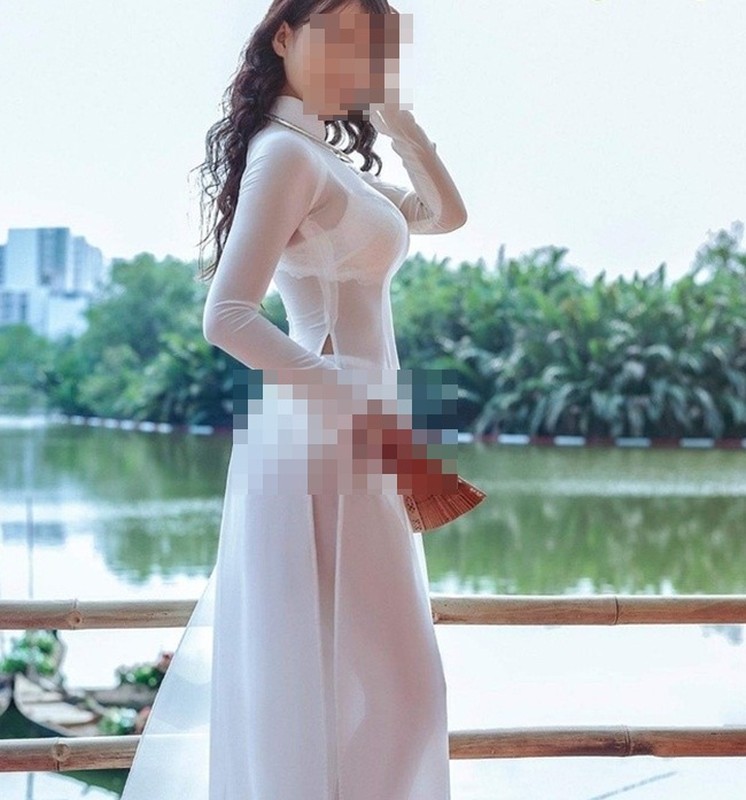 Dien ao dai trang voi tat luoi, nu sinh gay nhuc mat-Hinh-9