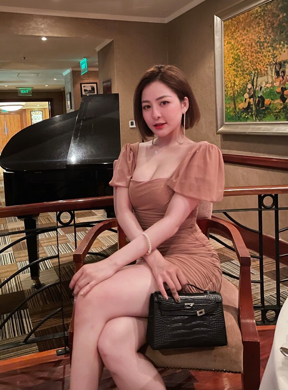 Tram Anh va dan hot girl tung vuong scandal lo clip “nong“-Hinh-4