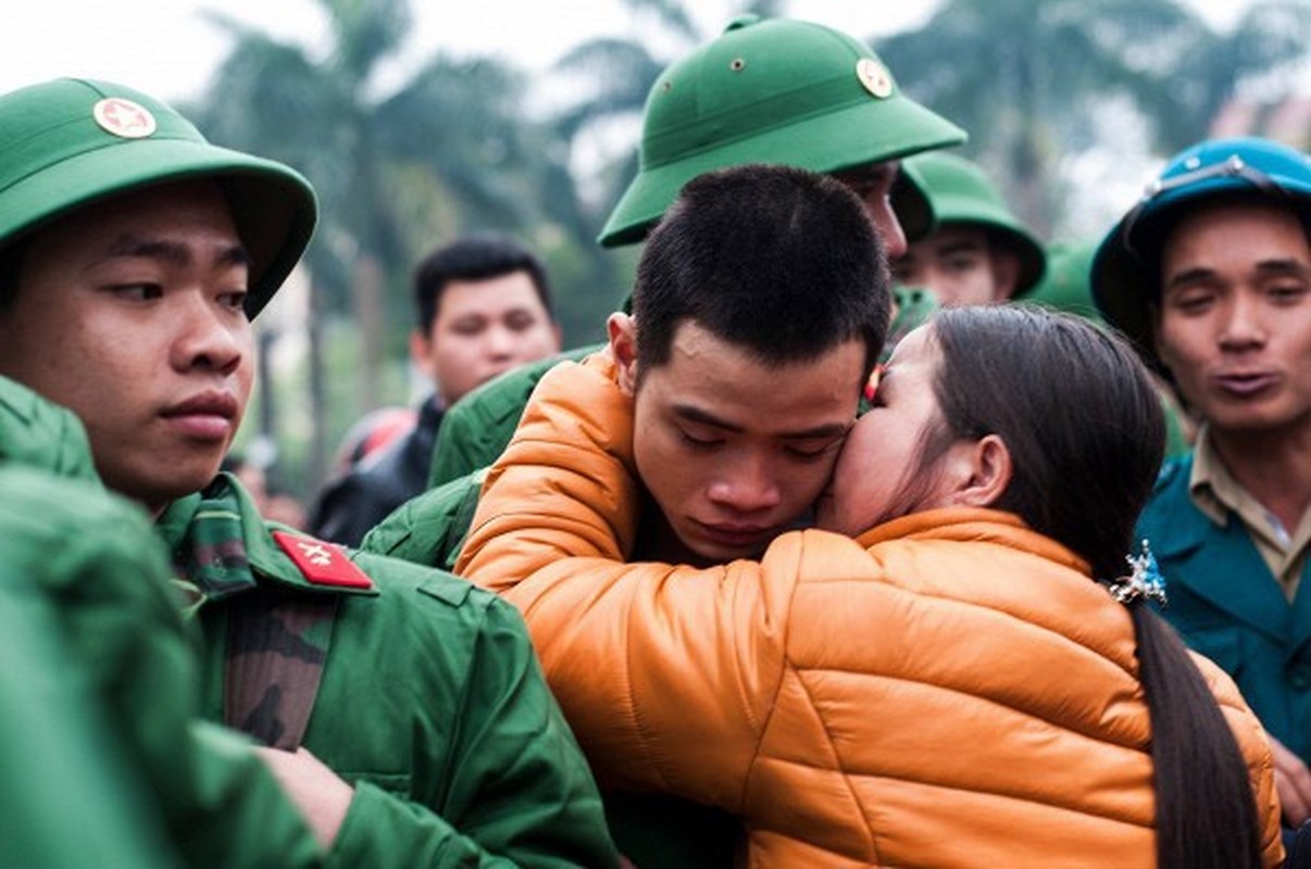 Nghen ngao khoanh khac bin rin cua nguoi than ngay nhap ngu-Hinh-6