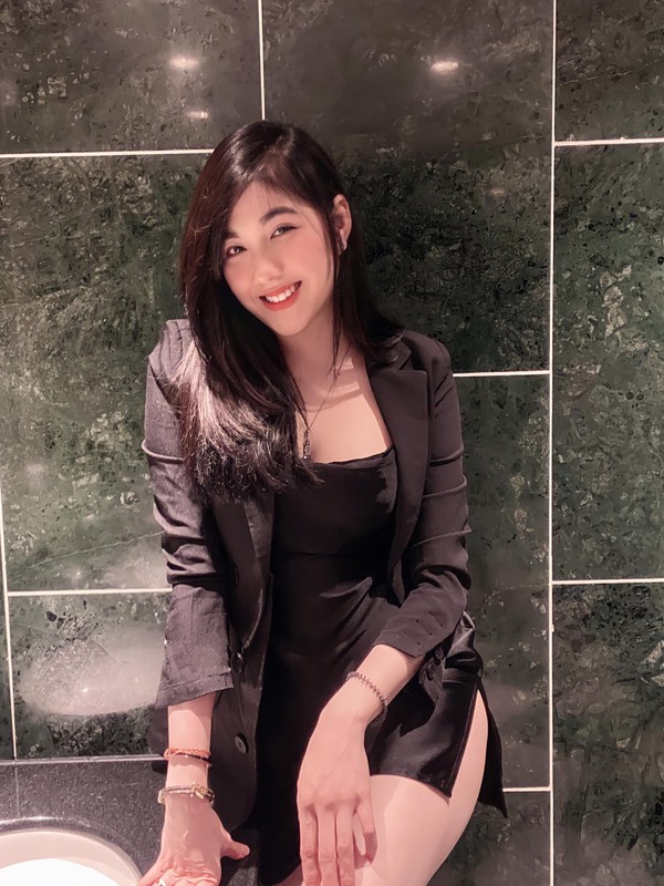 Soi profile “hot girl banh trang” danh guc trai tim chang streamer noi tieng-Hinh-10