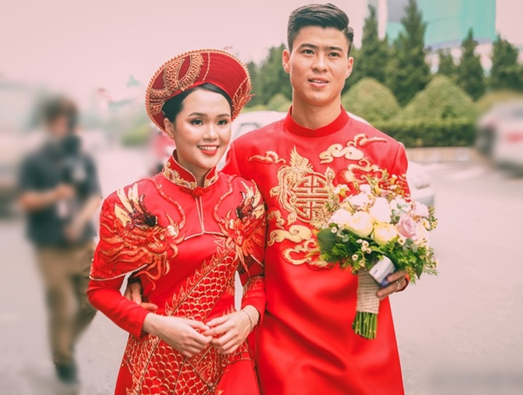 Dien ao dai ngay an hoi, dan WAG Viet moi nguoi mot ve-Hinh-6