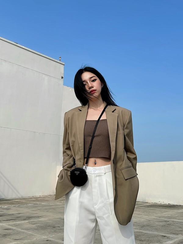 Tung anh moi, nu streamer Linh Ngoc Dam bi che 