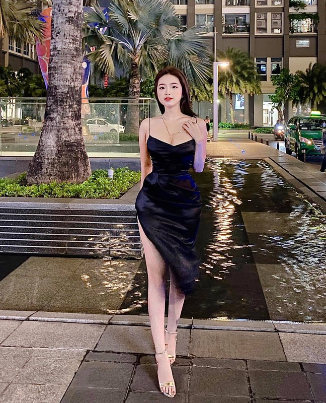 Nu sinh noi tieng nho mac ao dai bat ngo chuyen gu phong cach-Hinh-6