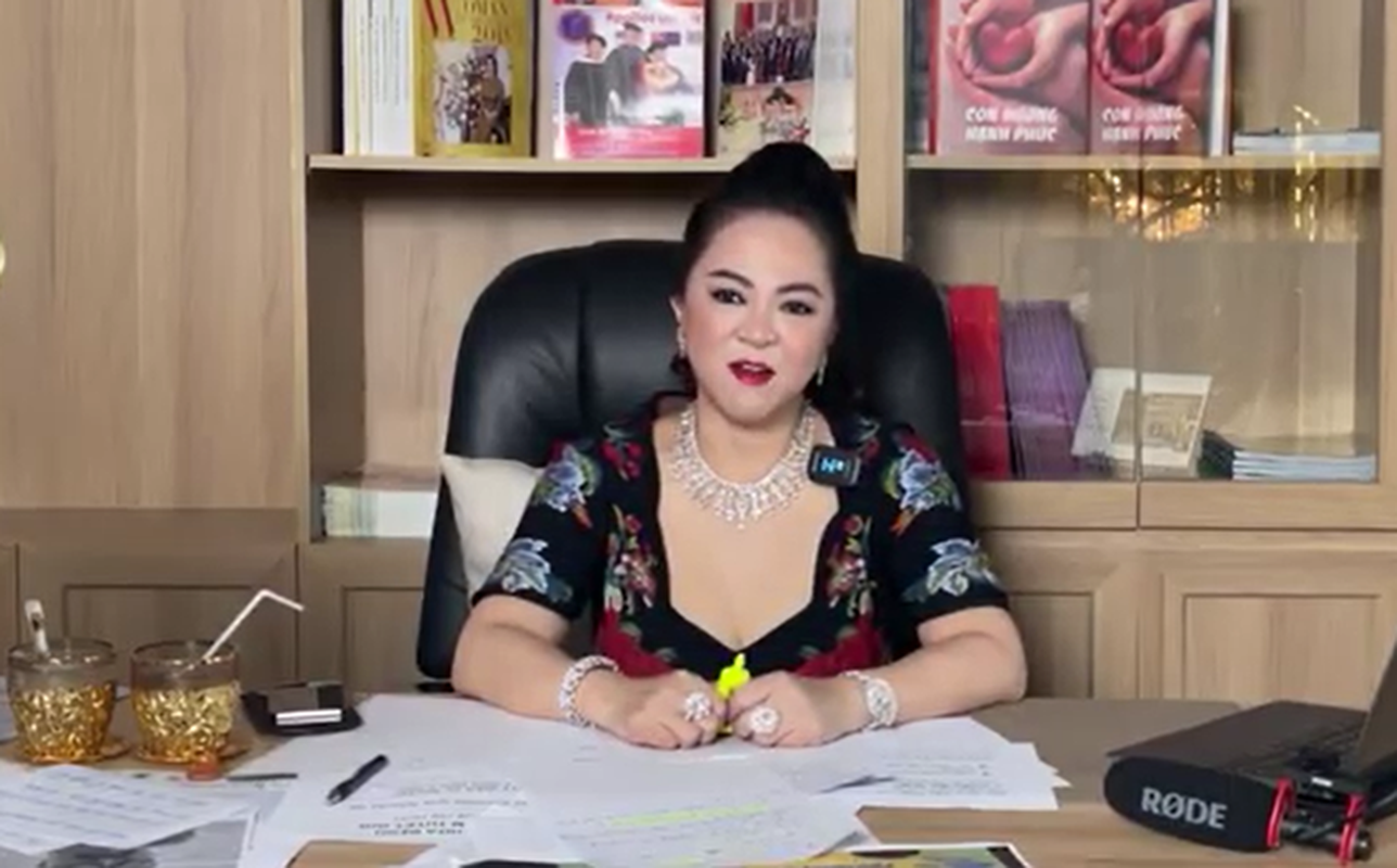 Loat phat ngon “chat” cua ba Phuong Hang, netizen nghe xong gat gu-Hinh-2