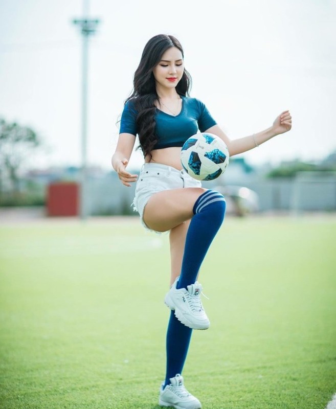 Ve nong bong cua hot girl sang nhat mua World Cup 3 nam truoc-Hinh-3