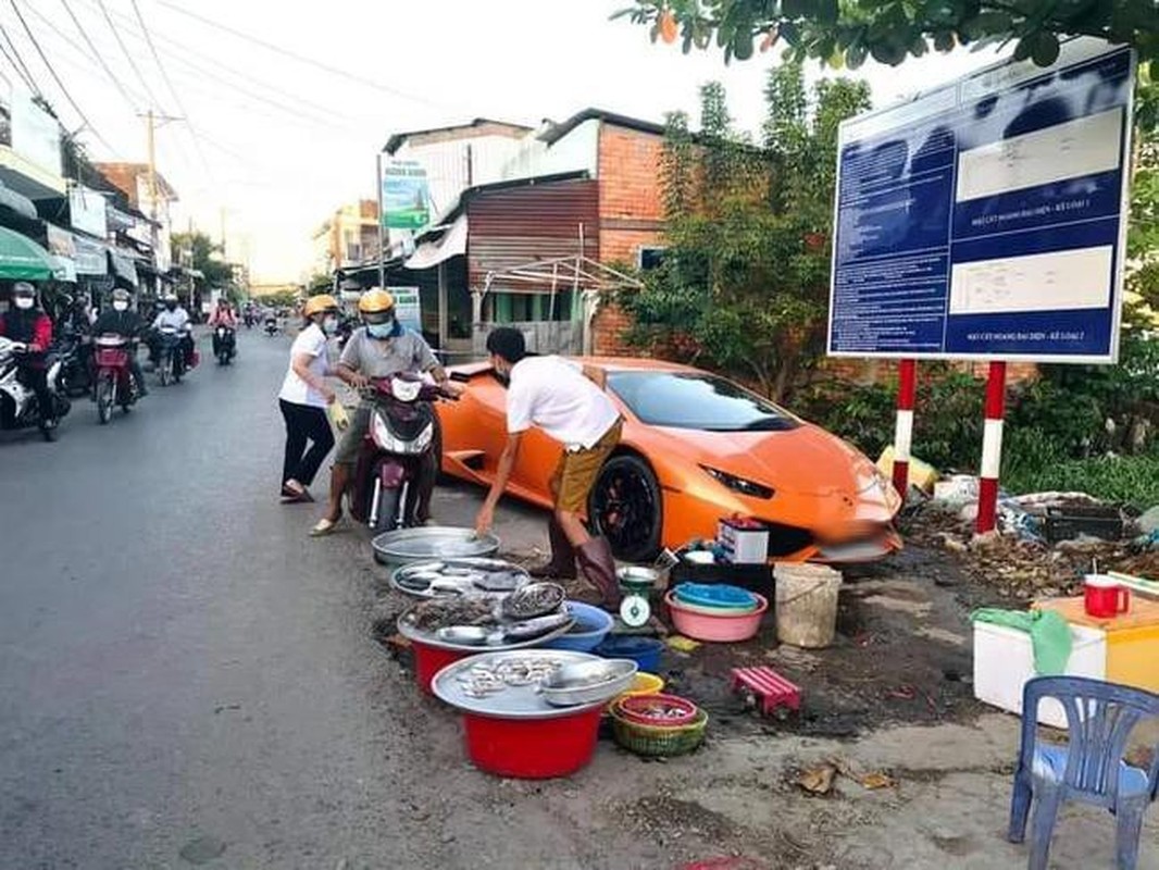 Ngoi sieu xe ban vai thieu, nguoi dan ong 