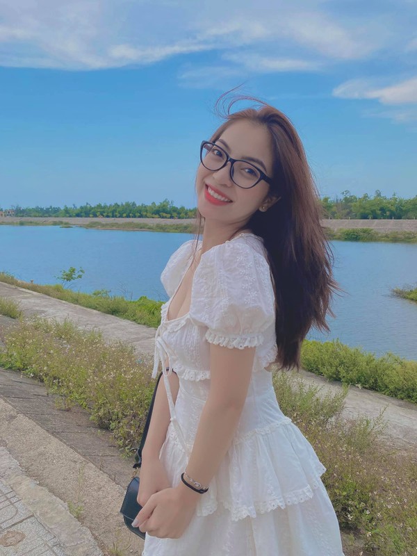 Ban gai cu Quang Hai dang anh goi cam, netizen chi biet xuyt xoa-Hinh-8