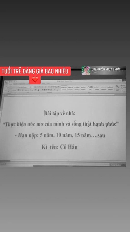 Hoc sinh cuoi cap nghen ngao nhung dieu ghi tren tam bang den-Hinh-5