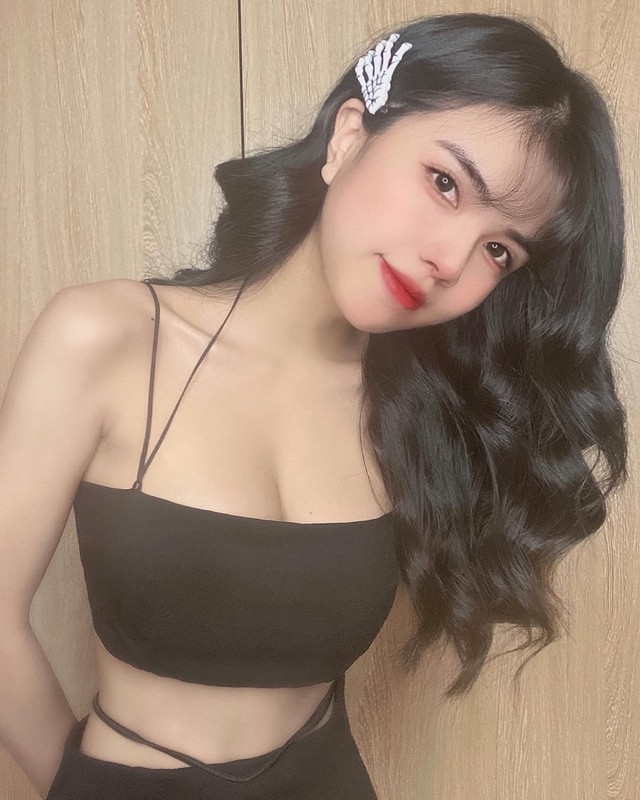 Nu streamer Viet gay me voi dang quyen ru van nguoi me