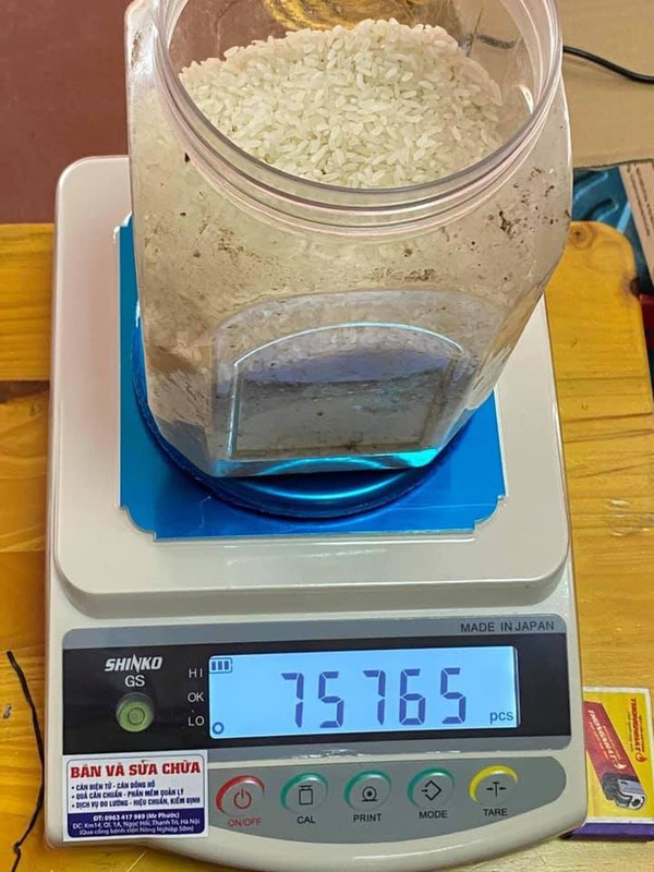 Gian cach ranh roi, netizen thi nhau dem so hat trong 1kg gao-Hinh-6