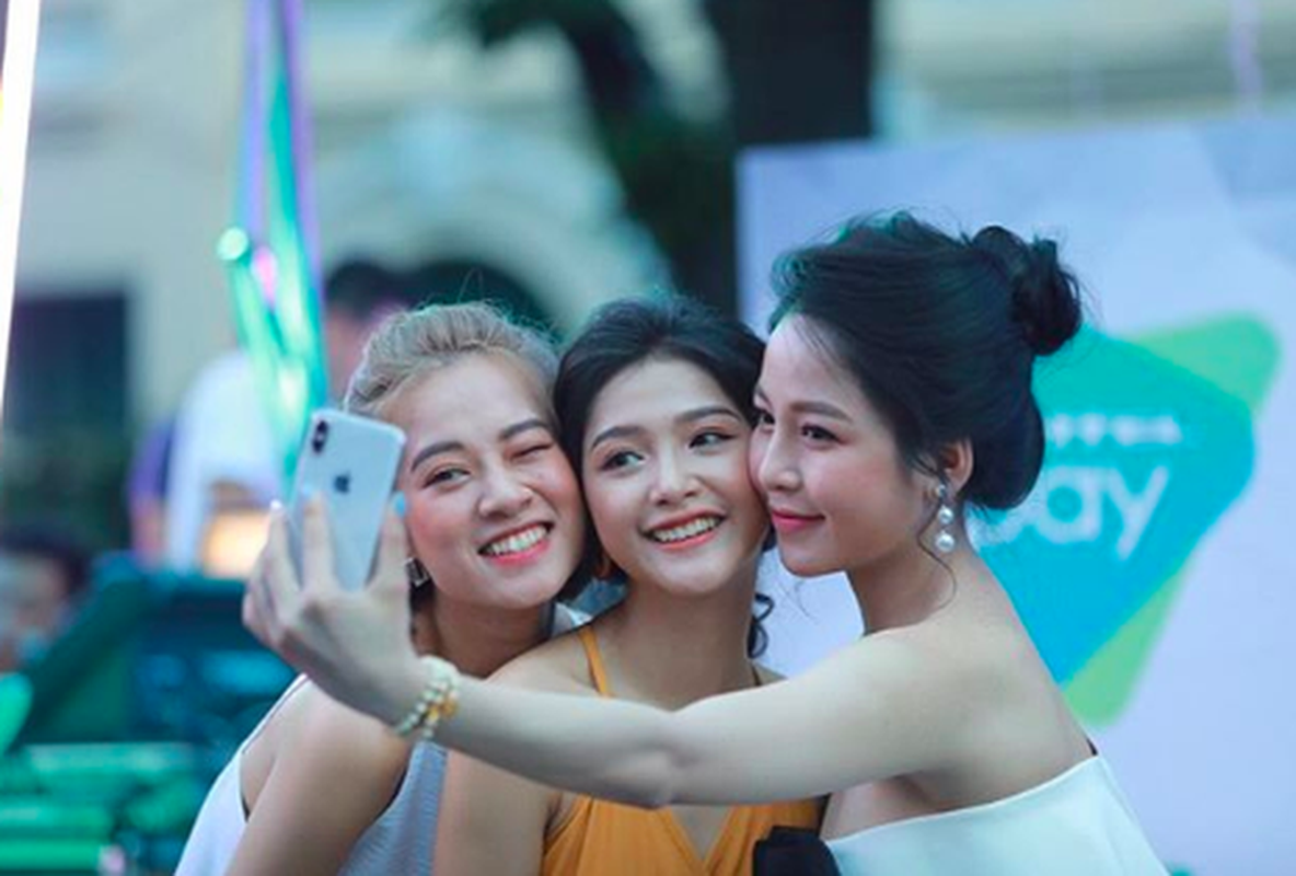 Diem loat phot to dung cua hot girl Ha thanh Truong Hoang Mai Anh-Hinh-10