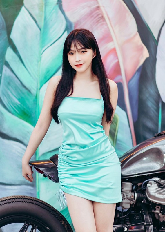 Noi tieng nho mac ao dai, gai xinh Viet xuat hien tren bao Trung-Hinh-10