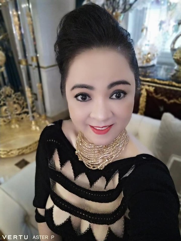 Selfie tram cai nhu mot, ba Phuong Hang tung duoc “cau IT” gop y-Hinh-9