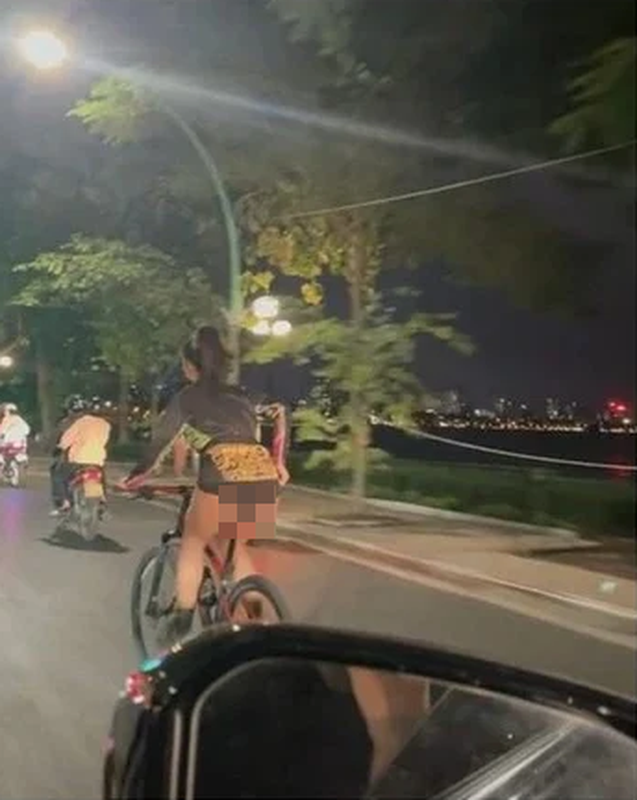 An mac phan cam dap xe ho Tay, co gai lam netizen ngan ngam-Hinh-2