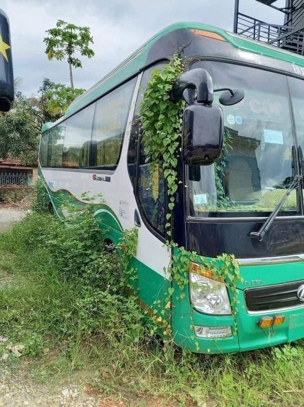 Do xe nua nam, bac tai ta hoa voi thu ket o banh xe