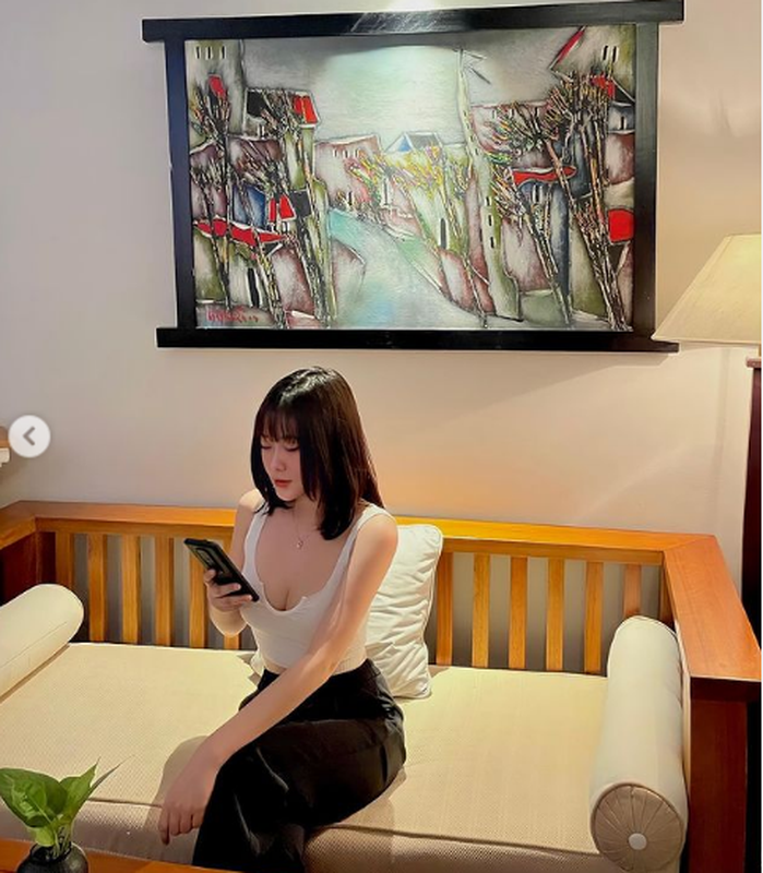 Danh tinh hot girl xu Hue lo anh doi thuong goi cam het nac-Hinh-4