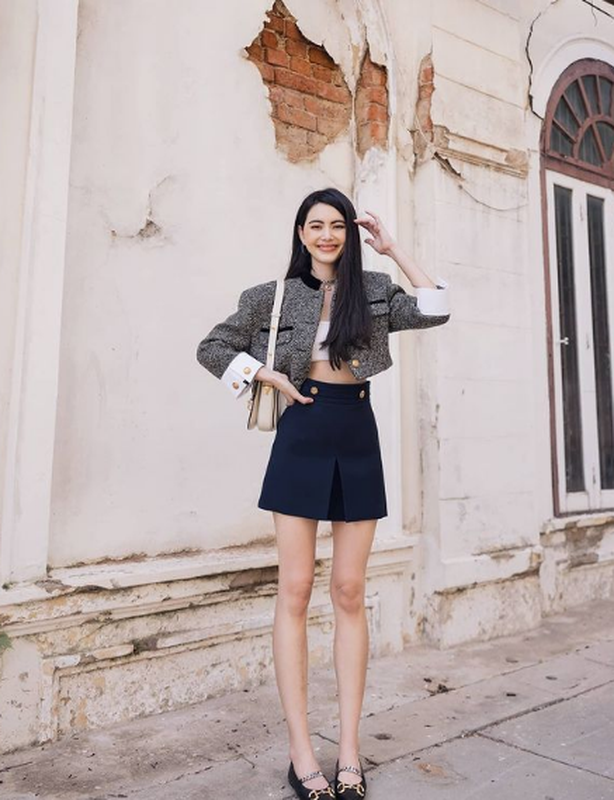 Dien vay xuyen thau, “nu hoang Instagram” lam netizen “sot xinh xich“-Hinh-2