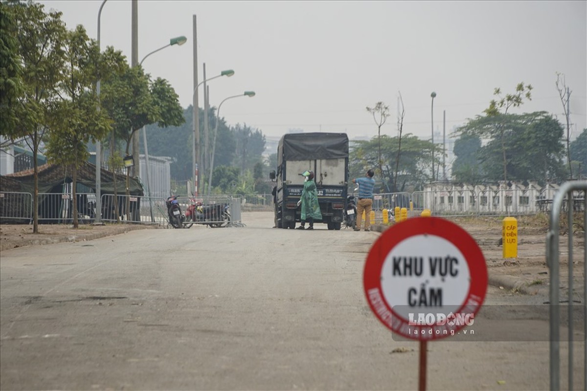 Ha Noi: Xe may gan tu thuoc luu dong khap ngo ngach ho tro F0, F1 tai nha