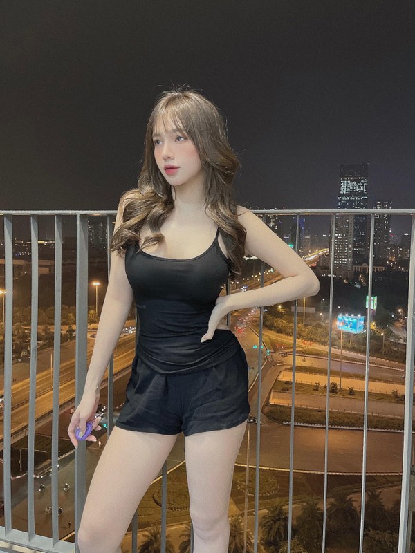 Ban gai Hoang Duc cang ngay cang goi cam sau khi yeu cau thu-Hinh-5