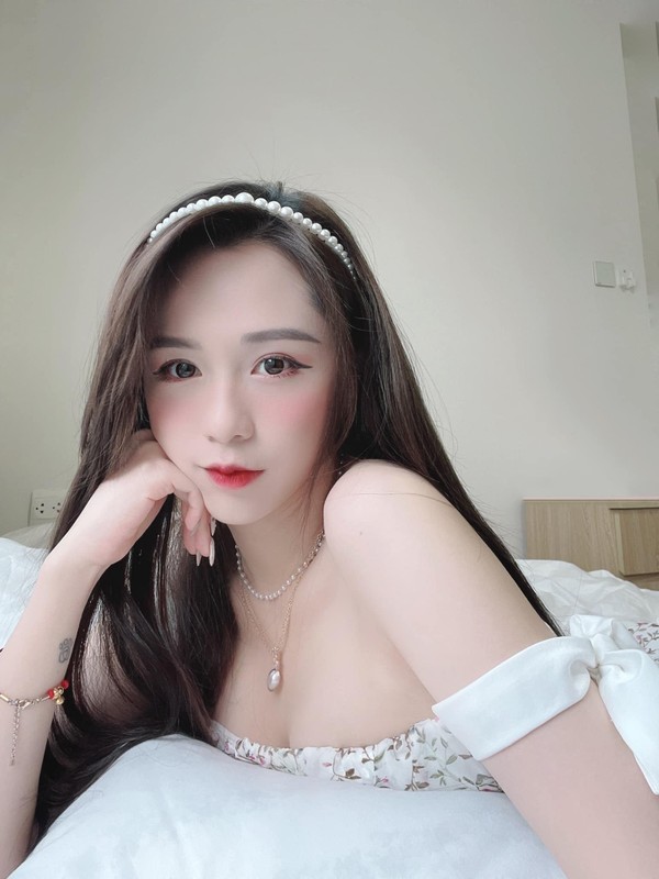 Danh tinh hot girl guong mat bup be, duoc bao Trung khen het loi-Hinh-3