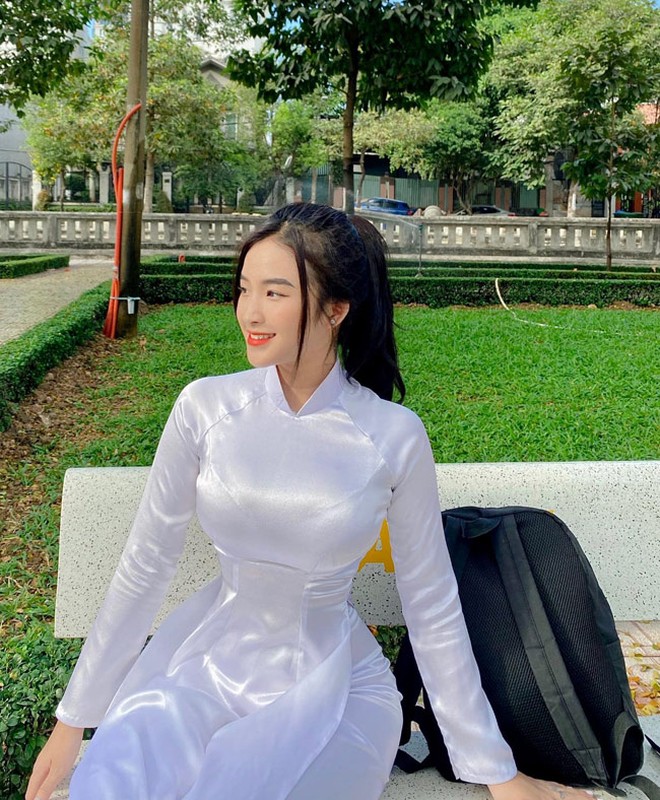 Nu sinh Sai thanh lam nao loan ca coi mang vi mac ao dai-Hinh-3