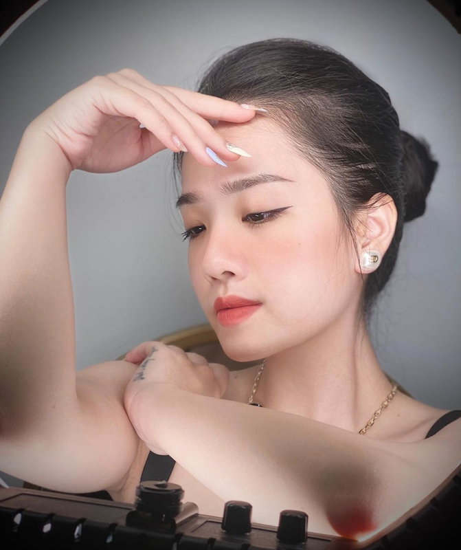 Ban gai cu Quang Hai cham chi lo anh ben tinh moi-Hinh-9