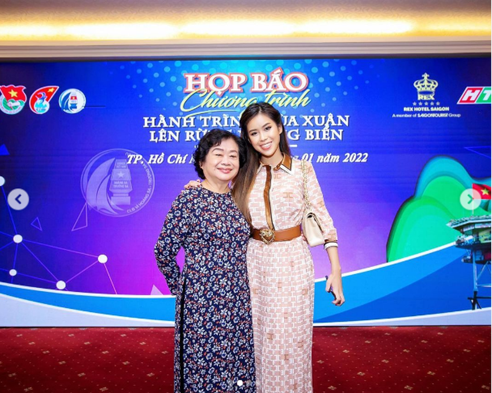 Xuat hien o hop bao, Tien Nguyen duoc khen het loi vi dieu nay-Hinh-2