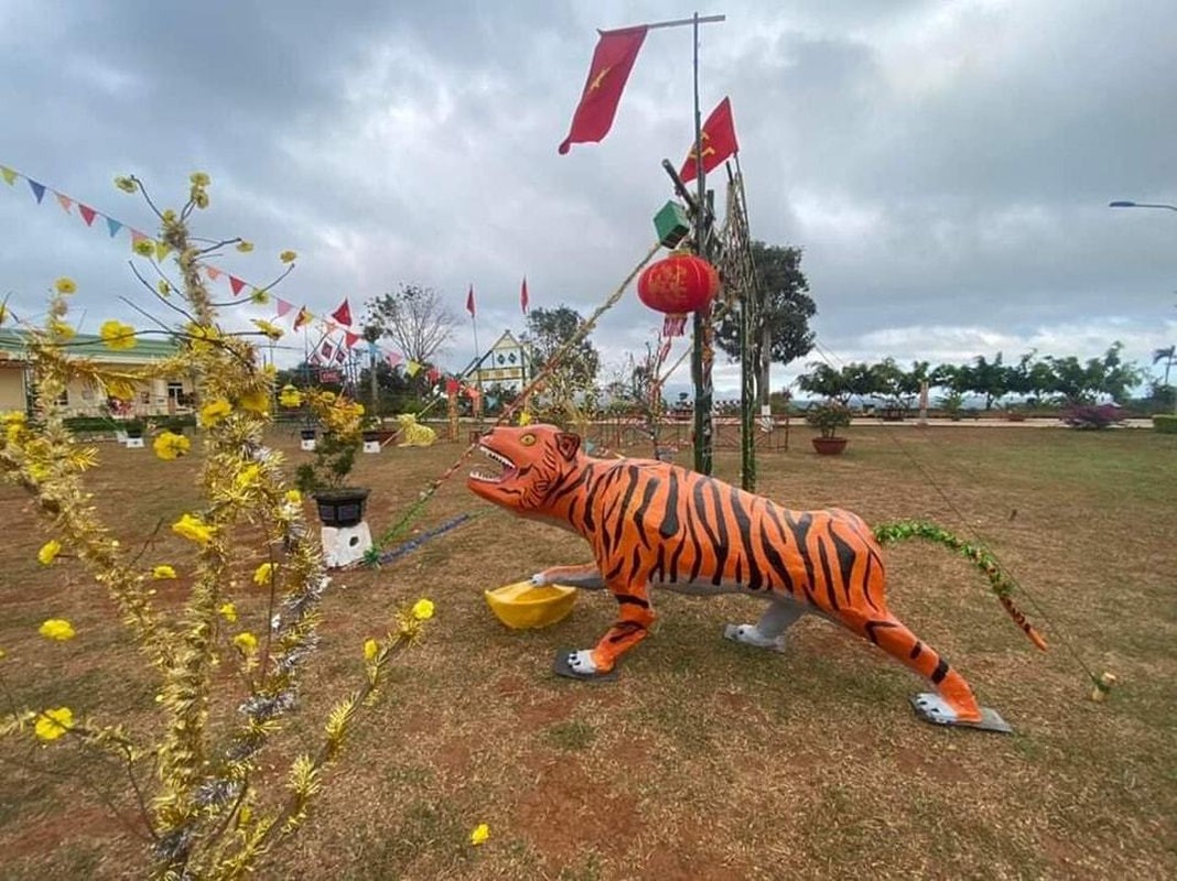 Doi thu “nang ky” cua linh vat ho Phu Tho khien netizen bat cuoi-Hinh-3