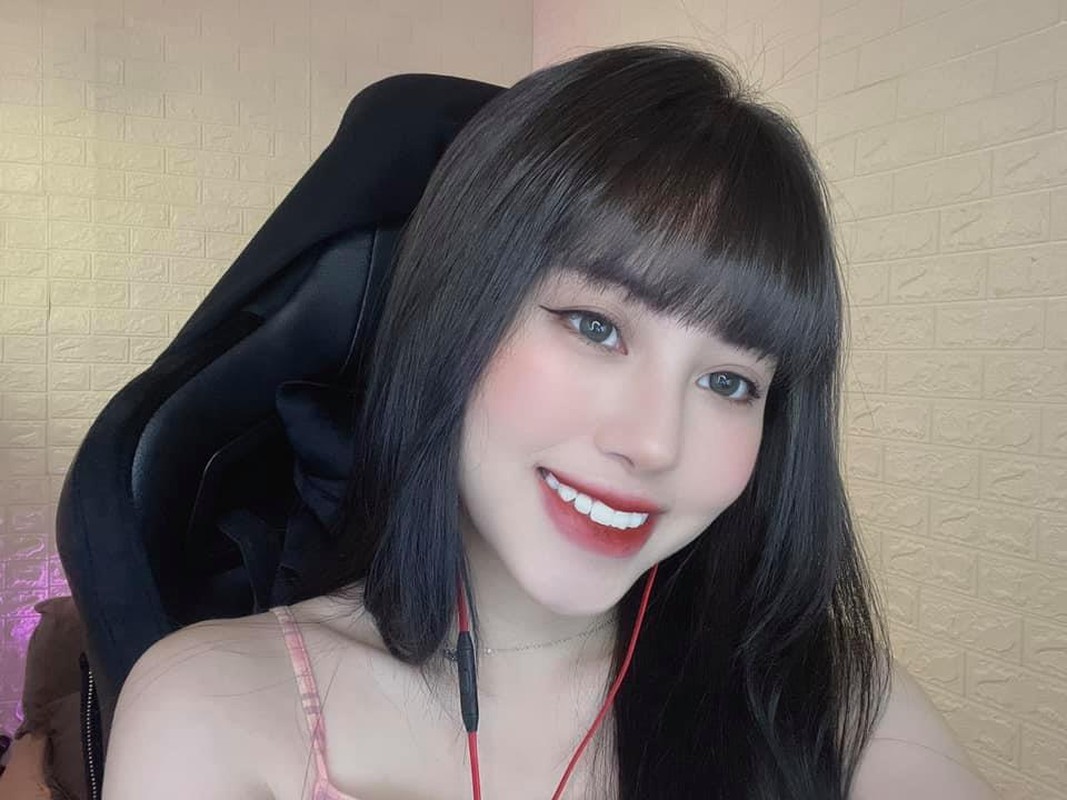 Hau chia tay, nu streamer Viet an mac “ho bao” khien fan do mat-Hinh-11