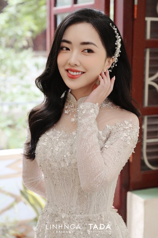 He lo anh cuoi, ban gai Ha Duc Chinh xuat hien cuc xinh dep-Hinh-11