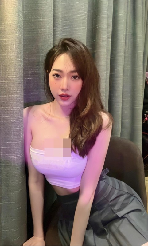 Khoe dang ben ban cong, hot girl Quang Ninh lam netizen “nhuc mat“-Hinh-5