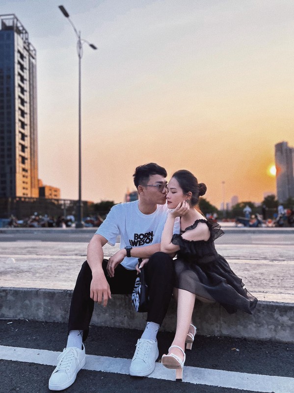 Bo cu Quang Hai dien vay cuoi, nhan sac duoc netizen khen het loi-Hinh-10