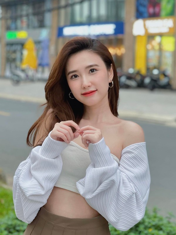 Hoa gai xinh van phong, tinh cu Bui Tien Dung khoe dang nuot na-Hinh-12