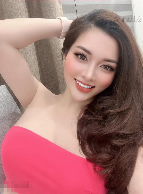 Danh tinh hot girl Viet chi mac quan jean cung noi bat khap pho-Hinh-5