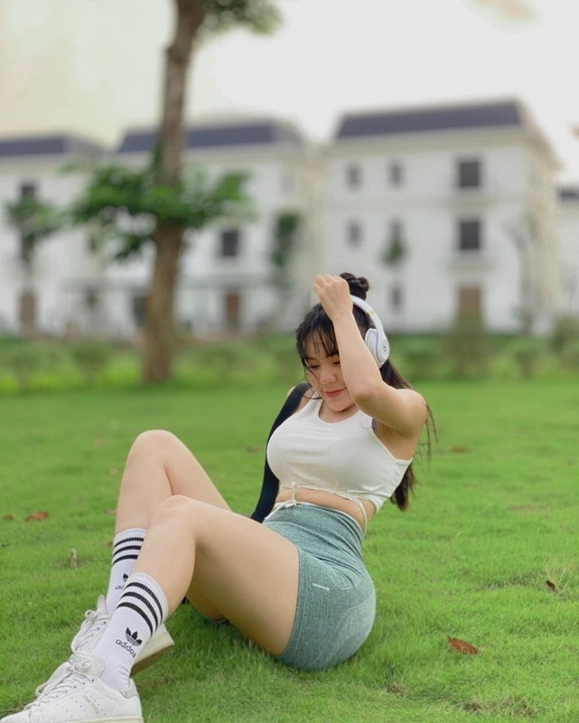 Nu gymer 9x Vinh Phuc khoe than hinh boc lua van nguoi me-Hinh-6