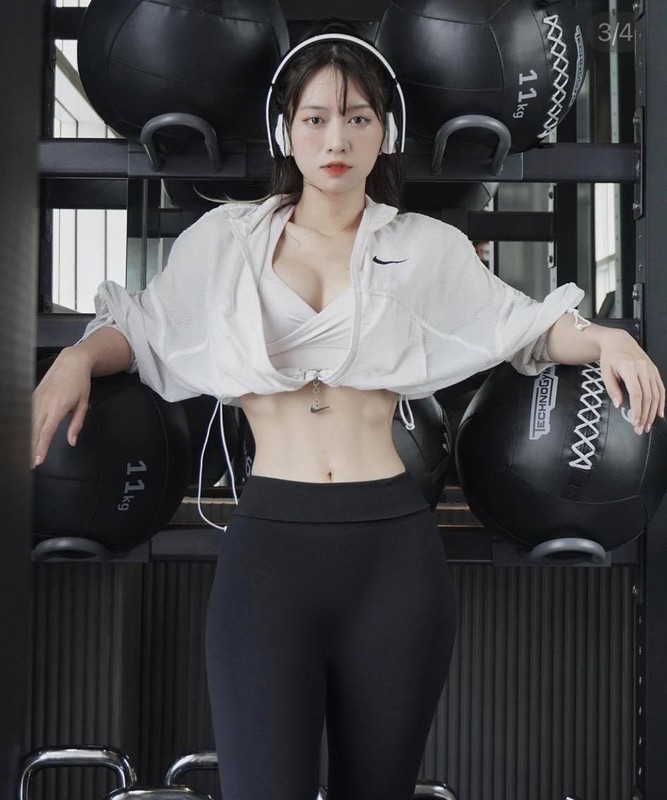 Hot girl phong gym Le Bong bi che mac quan tap qua nhay cam-Hinh-5