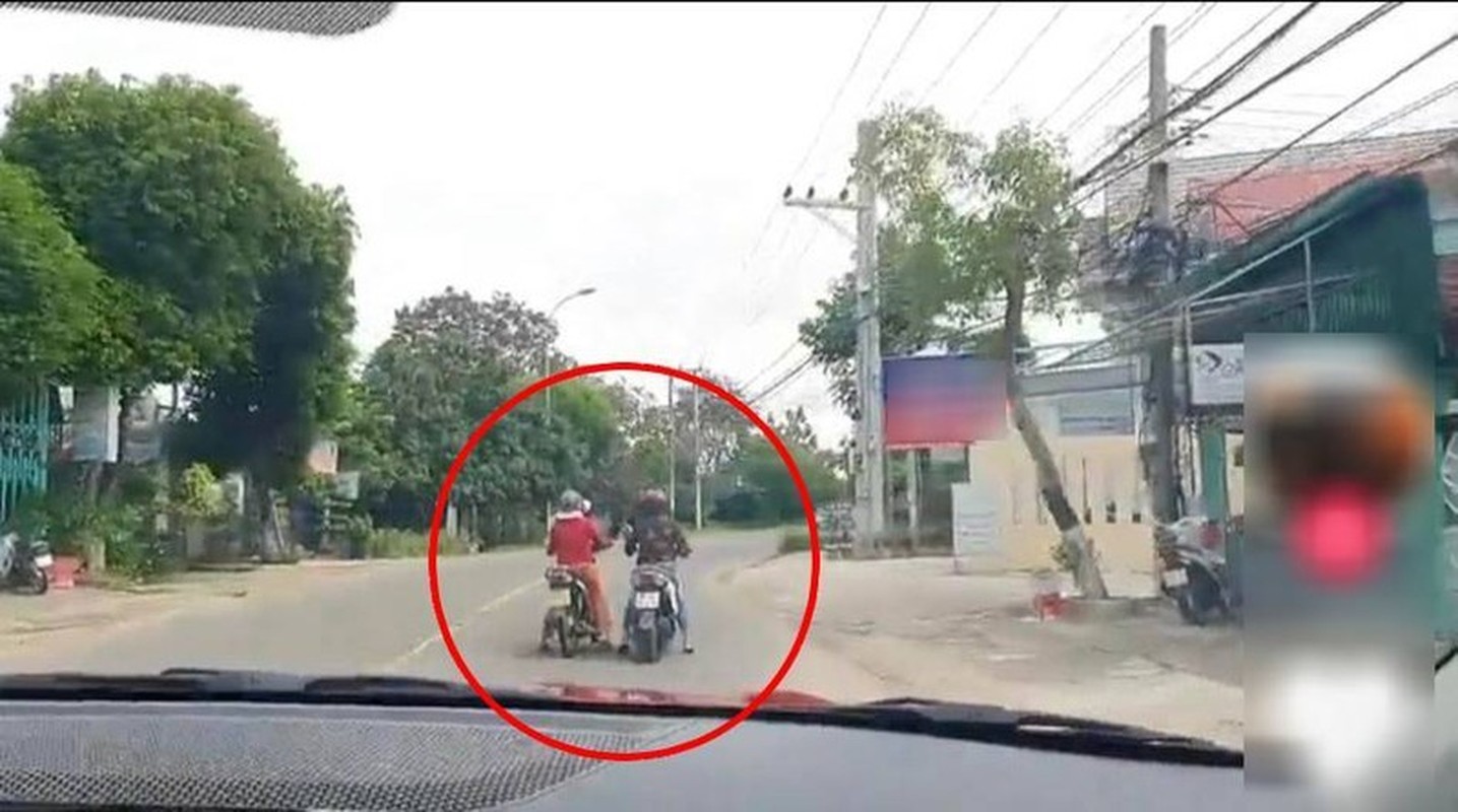 Ngao ngan nguoi phu nu dung xe giua duong, netizen tro tay khong kip-Hinh-10