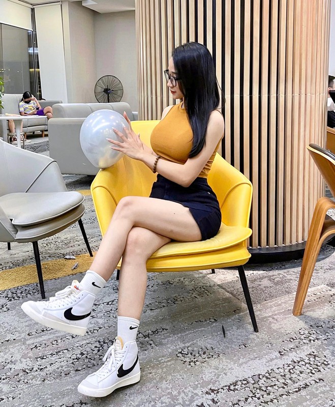 Co giao hot girl tung noi tieng sau chup anh CCCD gio ra sao?-Hinh-7