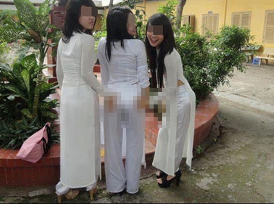 Dien ao dai trang, nhieu nu sinh gay nhuc mat vi phan cam-Hinh-7