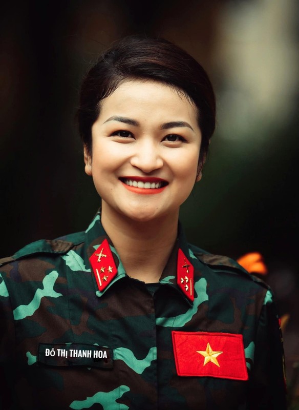 Chan dung nu Thuong uy xinh dep “gay sot” tai Army Games 2022