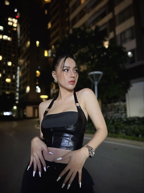 Nu DJ hot nhat Sai thanh khoe body quyen ru cua me 2 con-Hinh-12