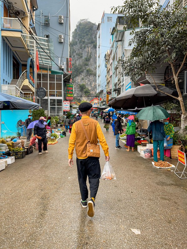 Ha Giang mua lua chin, xach balo len va check in 