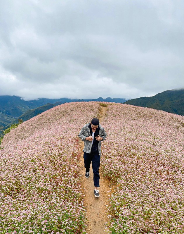 Ha Giang mua lua chin, xach balo len va check in 