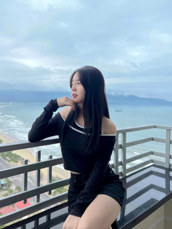 Khong can ho bao, hot girl TikTok van hut trieu follow-Hinh-12