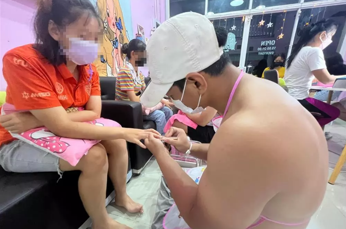 Tiem nail thue dan trai dep 6 mui phuc vu gay tranh cai-Hinh-3