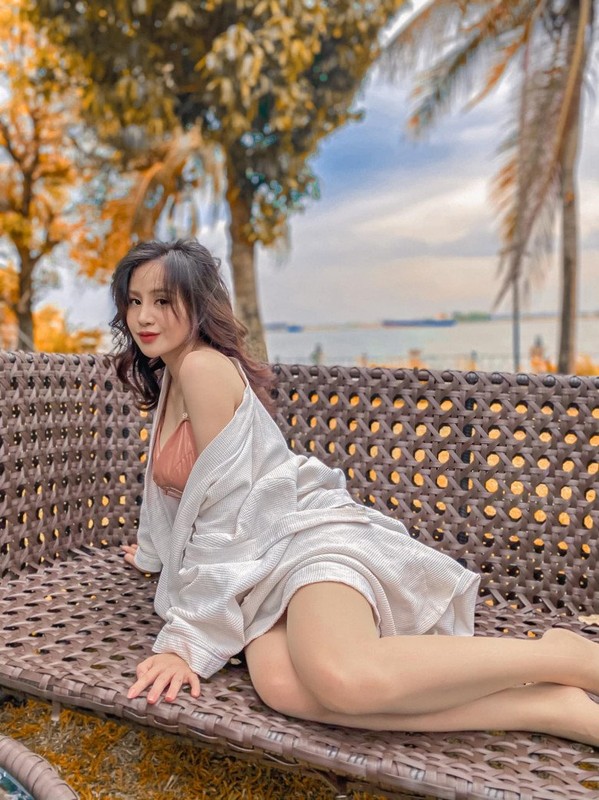 Dien ao tam pho duong cong, hot girl Ba Tung gay me netizen-Hinh-5